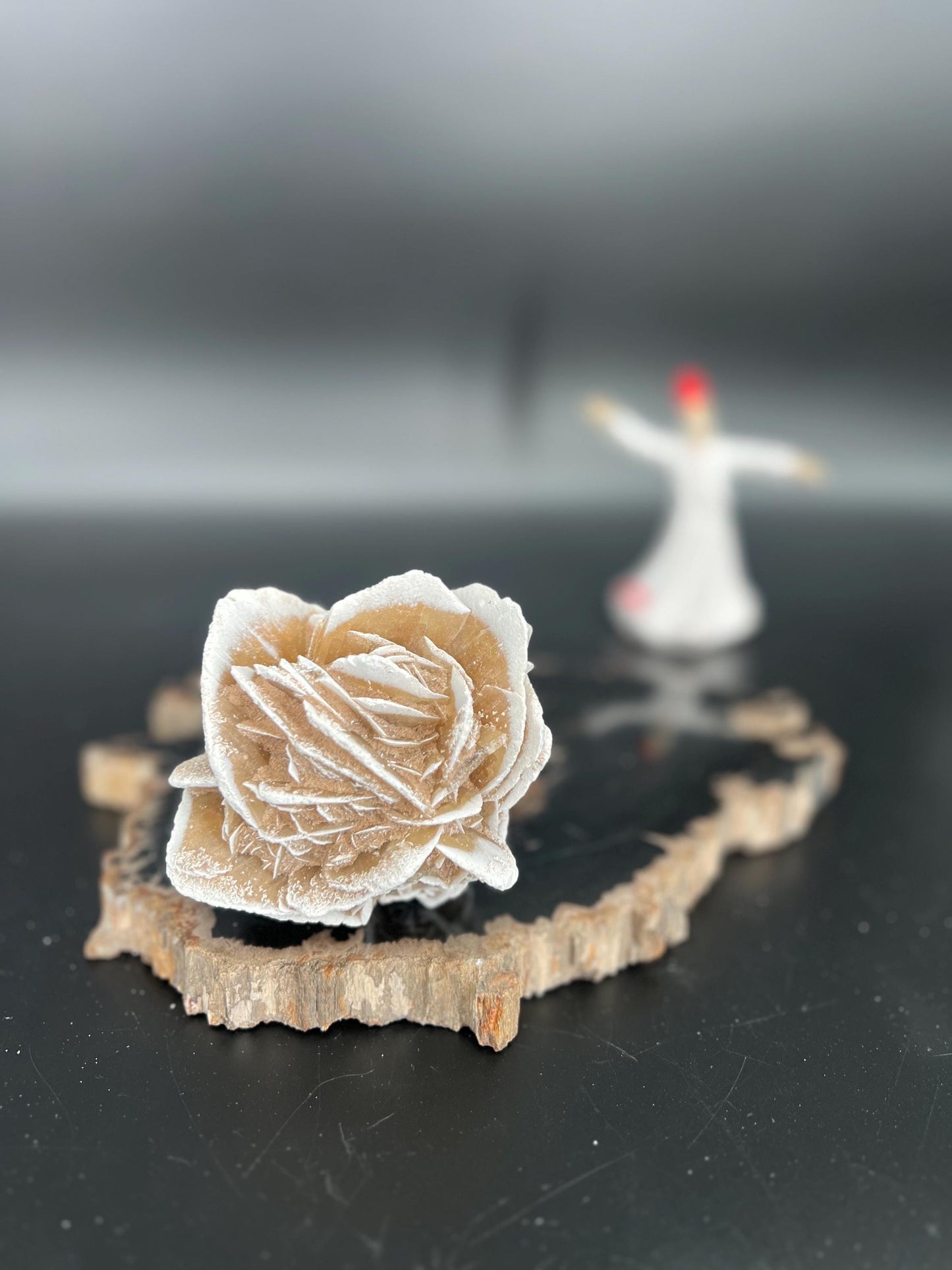 Natural Desert Rose Selenite Crystal Unique Gypsum Flower for Energy Cleansing Protection and Meditation